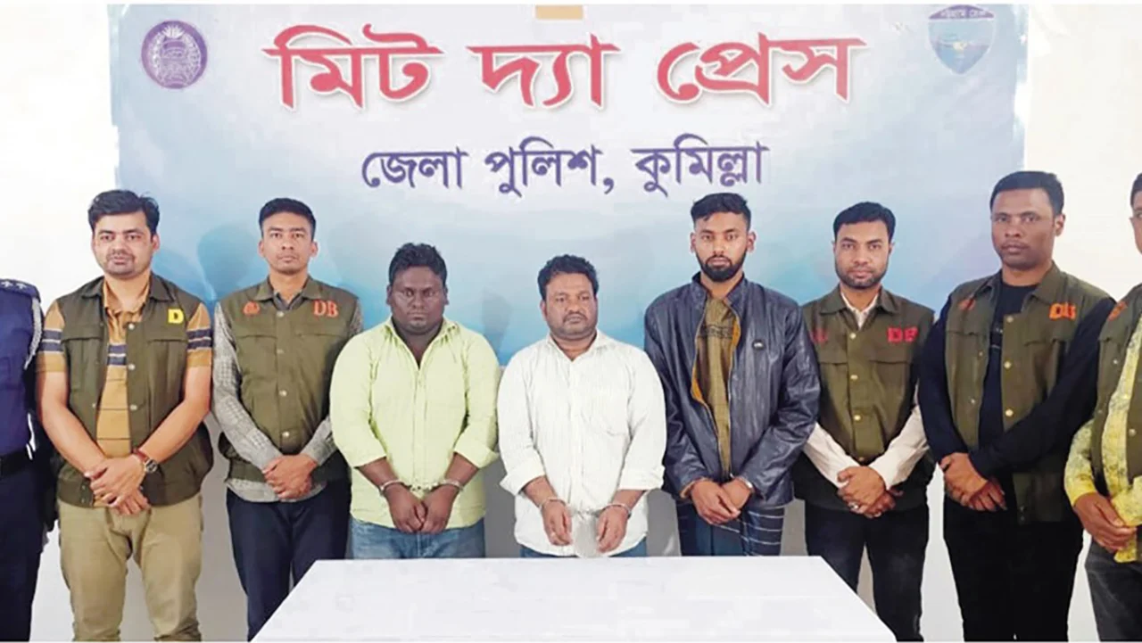 পাসপোর্ট করতে এসে ‘রোহিঙ্গা’ আটক