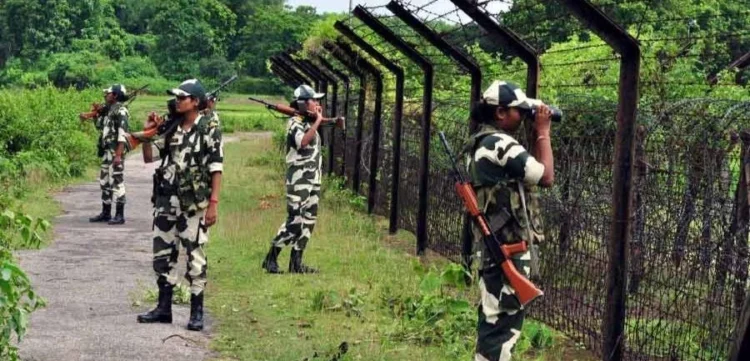 দেশে ফেরার সময় ভারতে ৬ বাংলাদেশি আটক