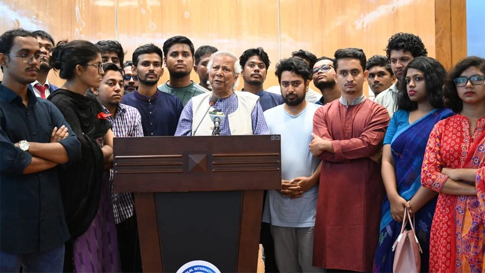 অন্তর্বর্তীকালীন সরকারের উপদেষ্টা হলেন যারা