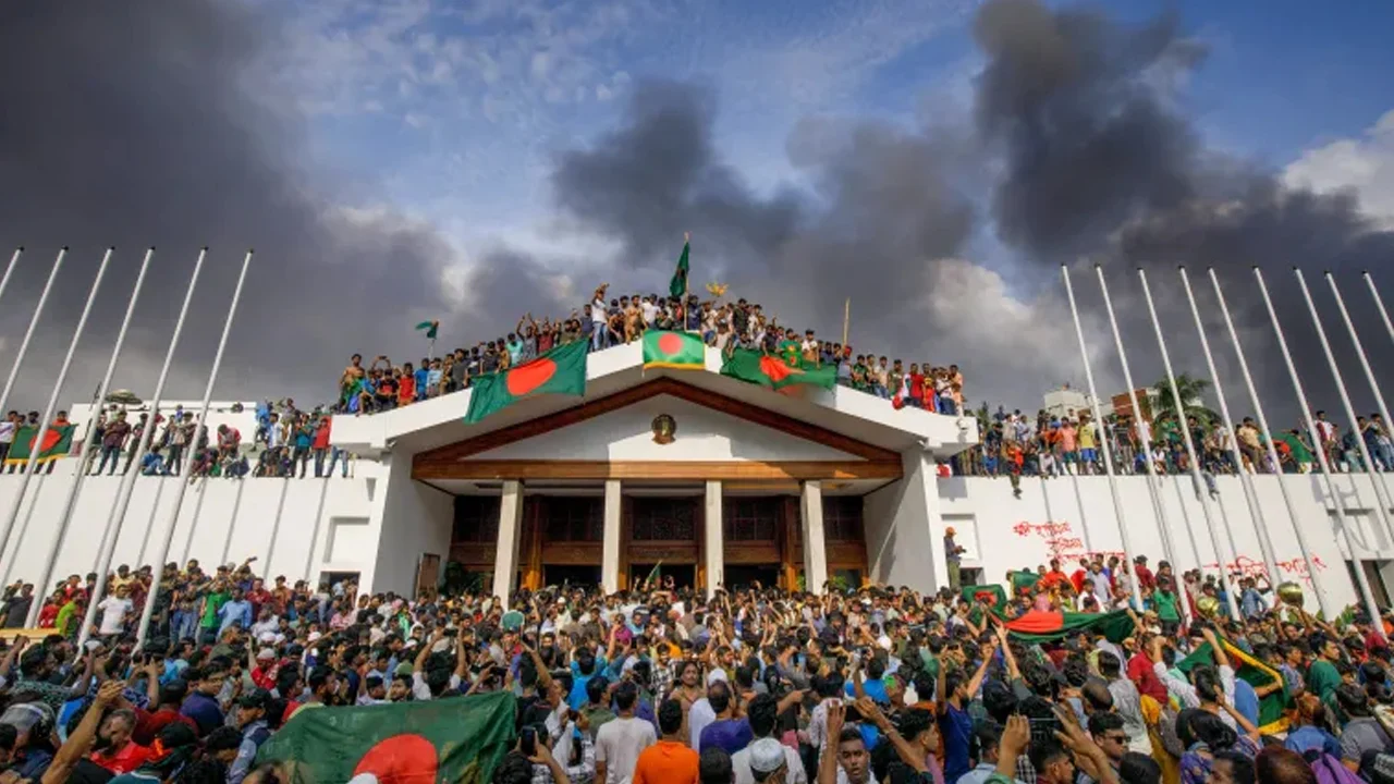 হেলিকপ্টার থেকে গুলি ও টিয়ারশেল ছোড়ার নির্দেশ ছিল তার