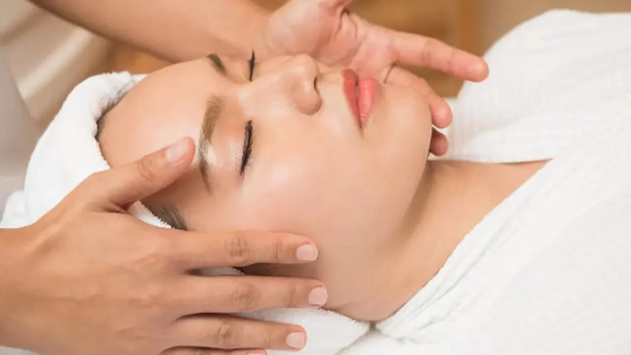 প্রতিদিন ৫০টি চড় থাপ্পড়েই বাড়বে নারীদের সৌন্দর্য!