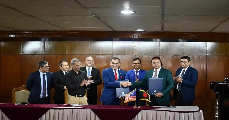 প্রত্যেক প্রবাসীই দেশের এক একটি পতাক