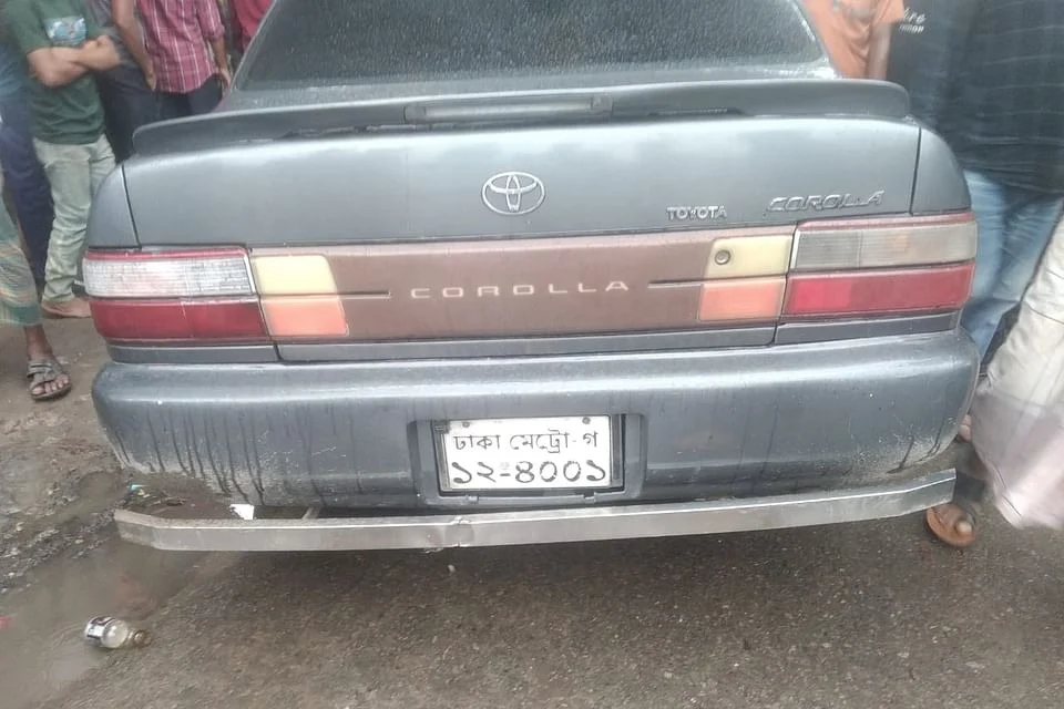 সিলেটে লেগুনায় প্রাইভেট কারের ধাক্কা, অবৈধ প্রসাধানীসহ যুবদল নেতা গ্রেপ্তার