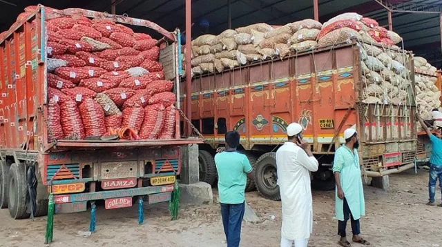 ভারতীয় আলু পেঁয়াজ আমদানি বন্ধের নির্দেশনা