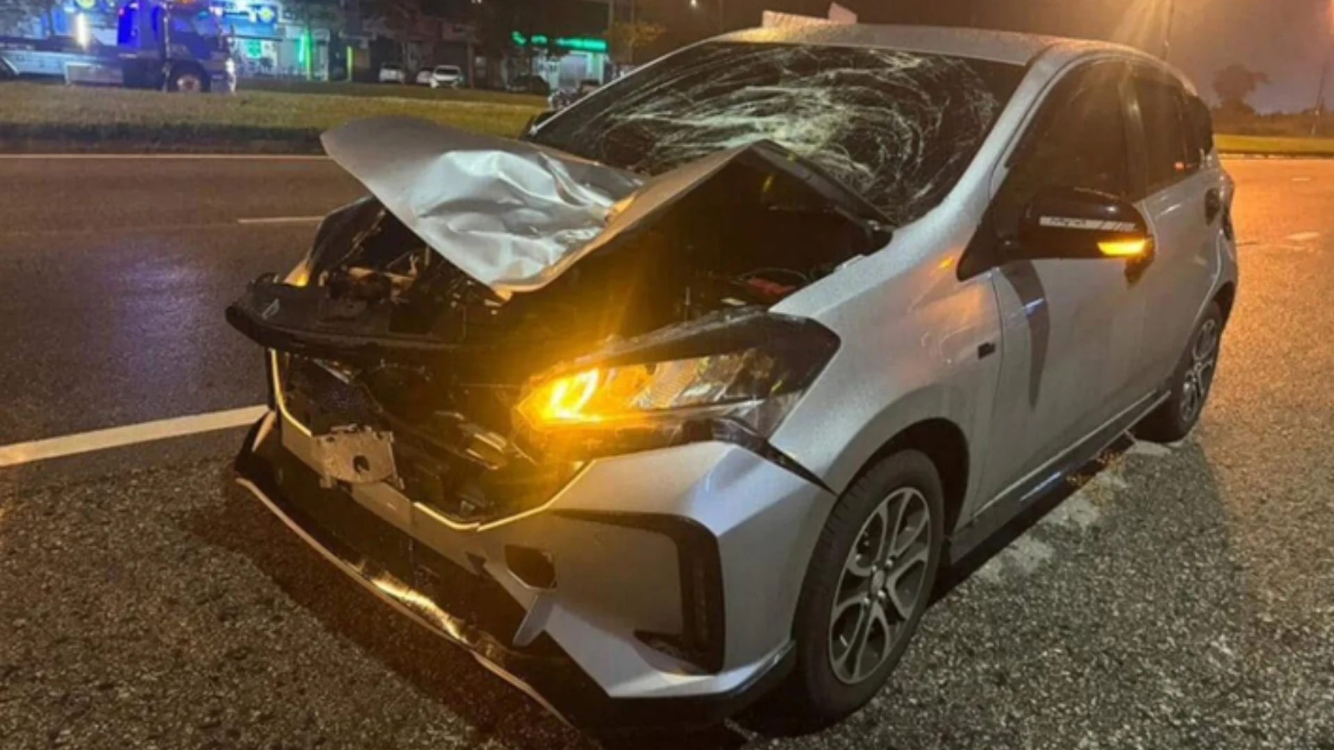 প্রবাসী বাংলাদেশি তরুণীকে গাড়ির ধাক্কা