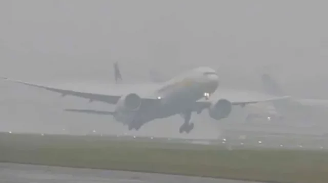 ঢাকার ফ্লাইট গেল কলকাতা হায়দরাবাদ!