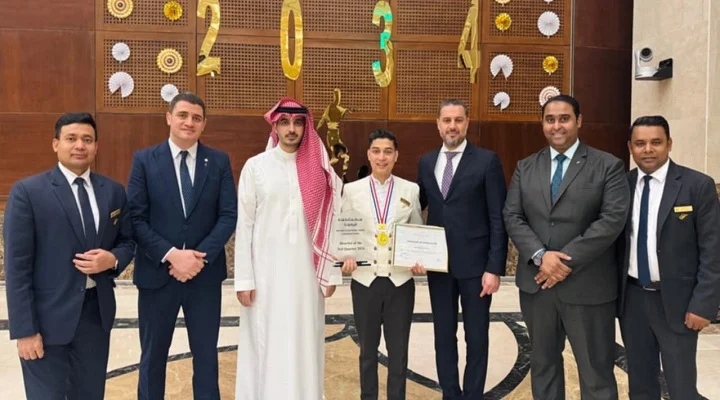সৌদি আরবে শ্রেষ্ঠ কর্মচারীর পুরস্কার পেলো প্রবাসী বাংলাদেশি