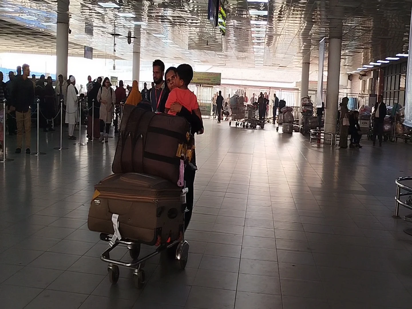 ওমানে পরিবার রেখে পালিয়েছেন প্রবাসী, স্ত্রী সন্তানকে দেশে পাঠালো দূতাবাস