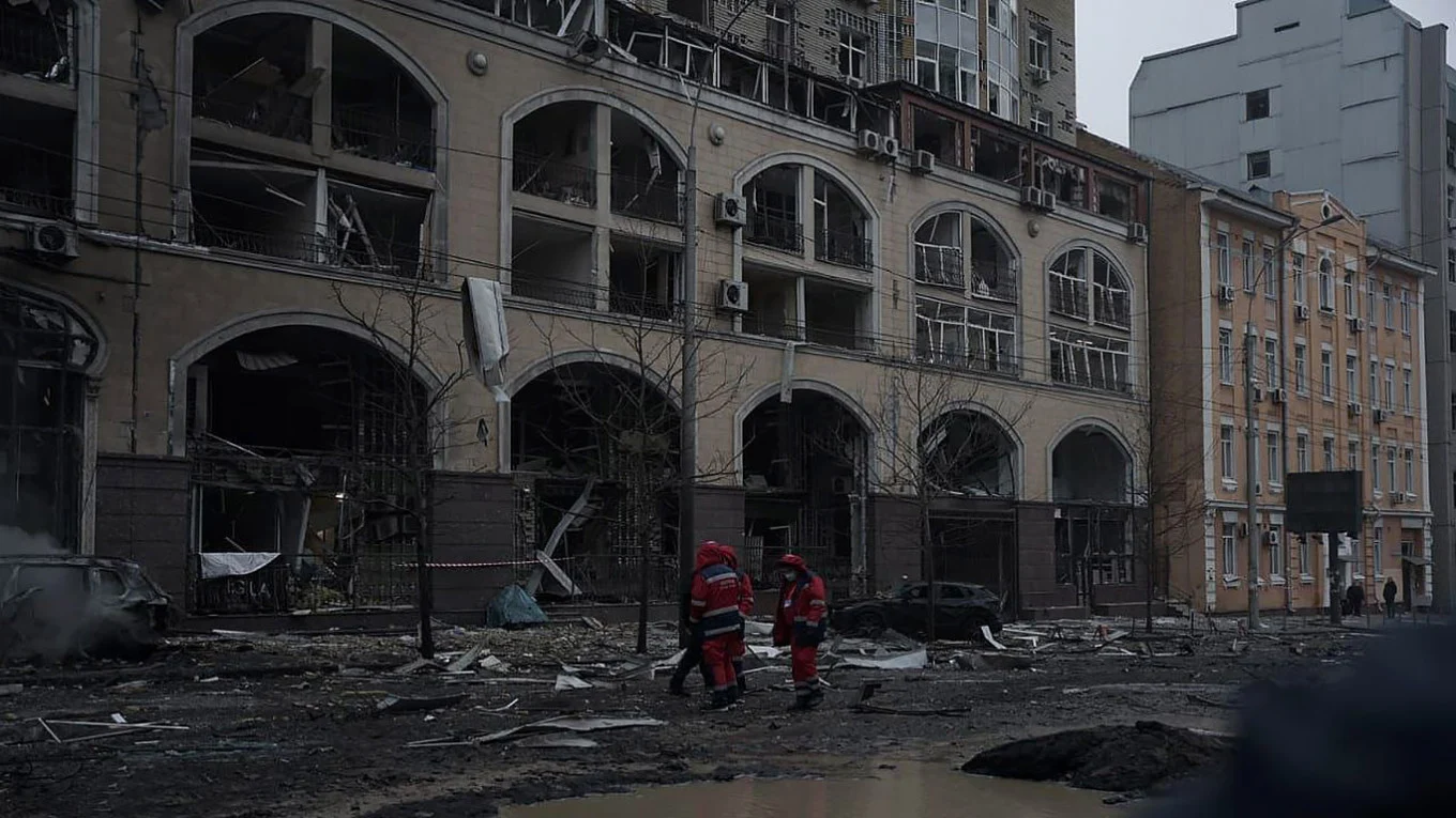 ৬ বিদেশি দূতাবাসে রাশিয়ার ক্ষেপণাস্ত্র হামলা