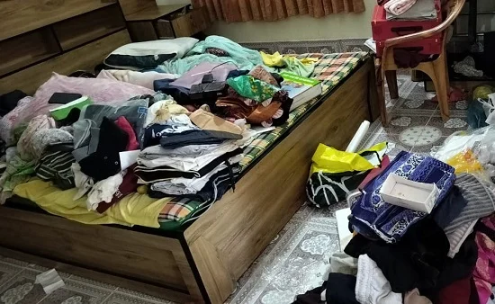 এক রাতে তিন প্রবাসী বাড়িতে ডাকাতি