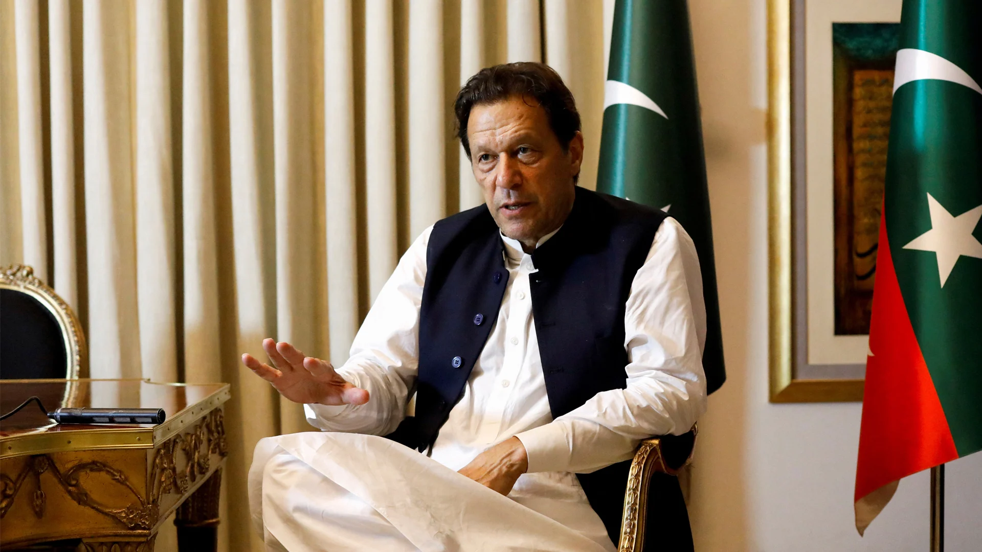 জেনারেল হেডকোয়ার্টার্সে হামলা মামলায় অভিযুক্ত ইমরান খান