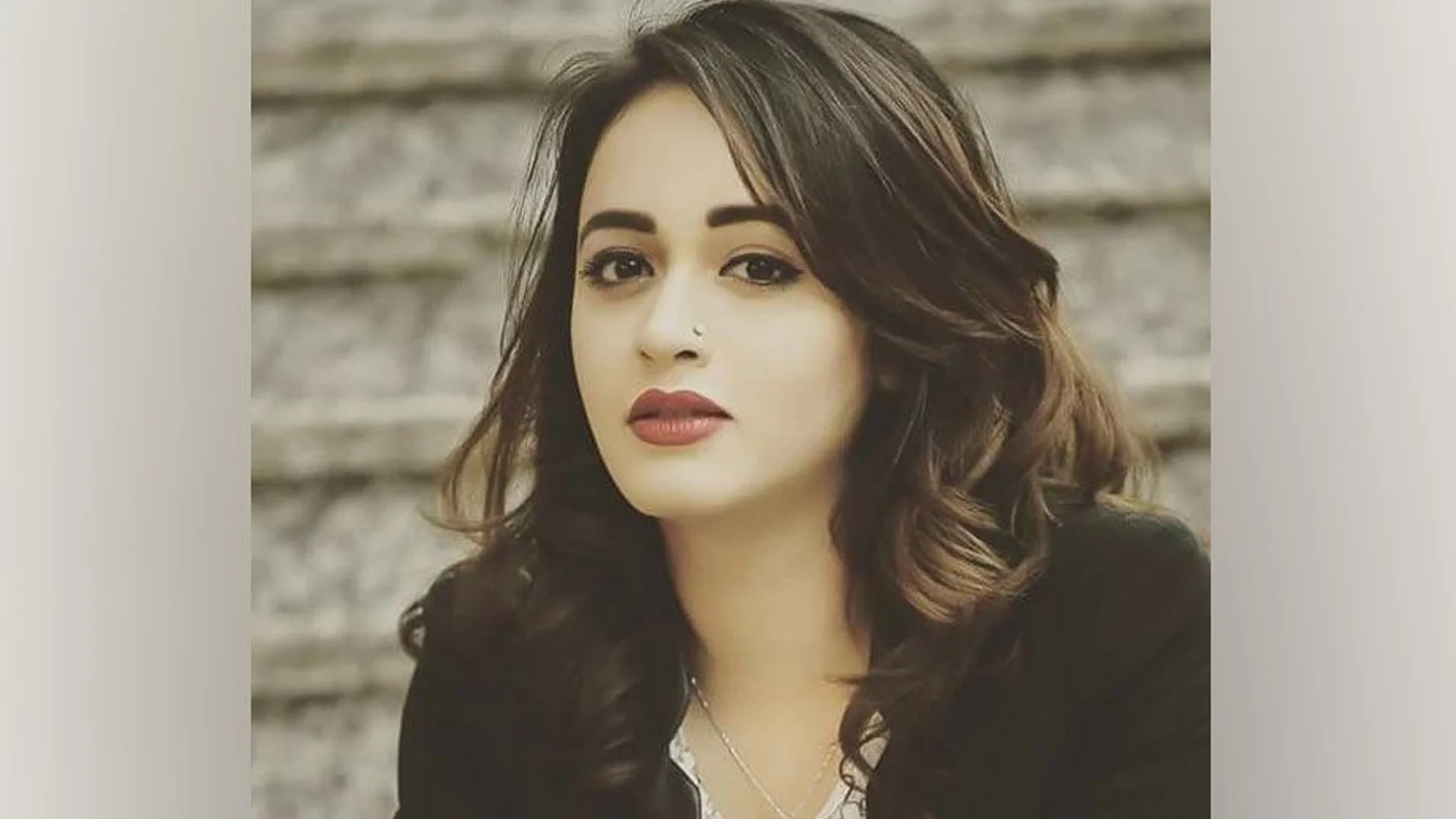 দ্বিতীয়বার ‘প্রবাসীর স্ত্রী’ হলেন অহনা