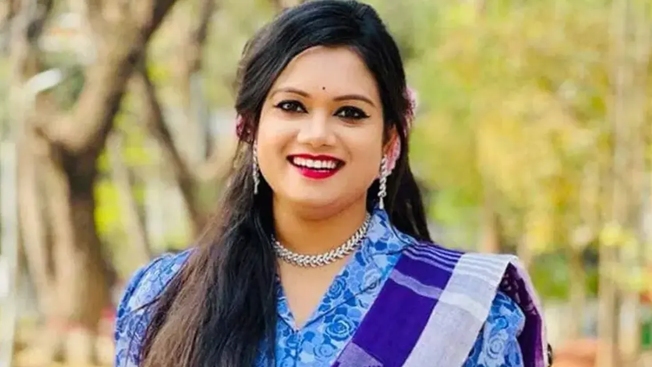 নিষিদ্ধ সংগঠন ছাত্রলীগের সভাপতি রিভা আটক