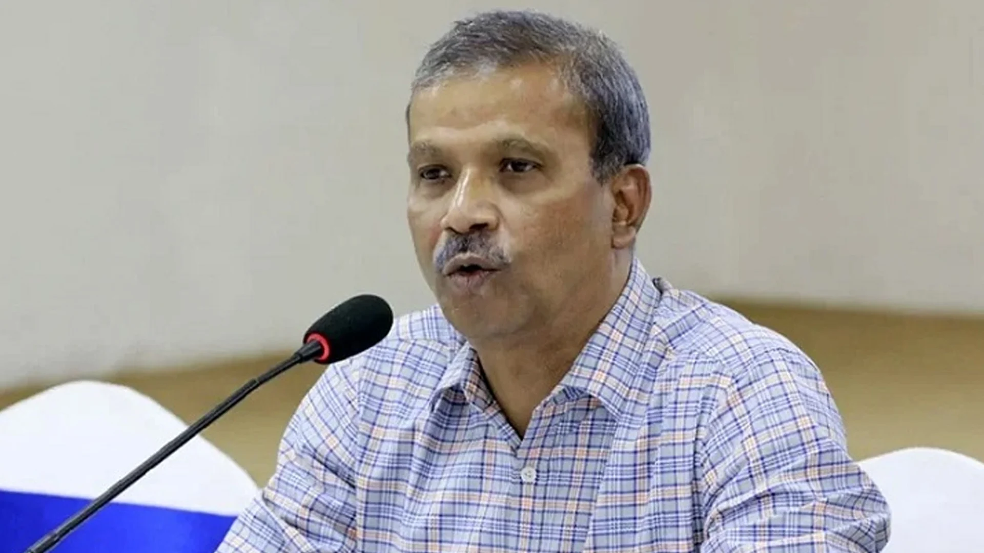 ‘প্রবাসীদের বিরুদ্ধে অবস্থান নেওয়া কূটনীতিকরা শাস্তির আওতায় আসছেন’