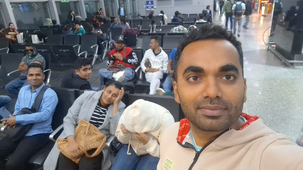 ভারতে আটকে পড়া ২২০ বাংলাদেশি ঢাকায় পৌঁছেছেন