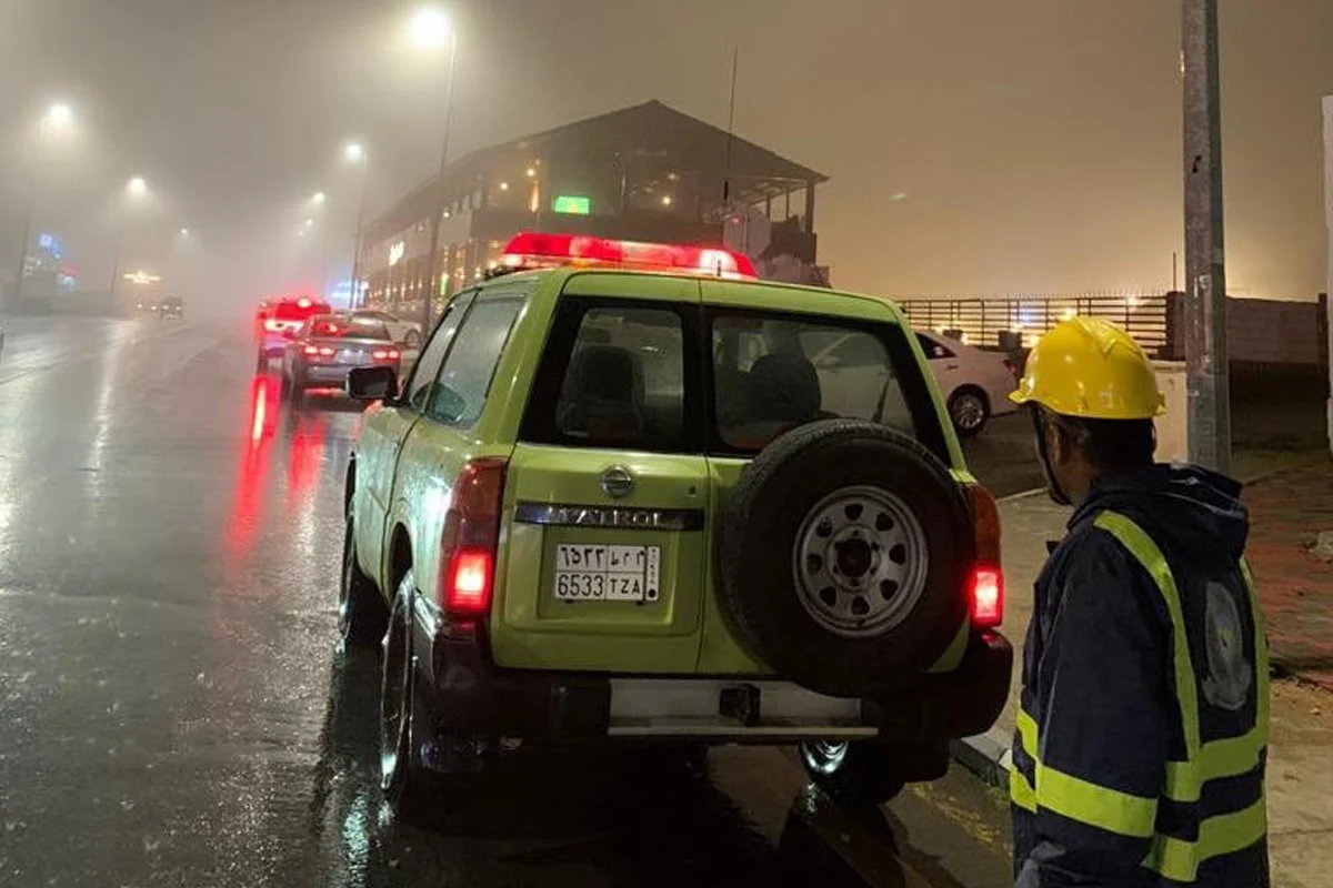 সৌদি আরবে টানা বৃষ্টির পূর্বাভাস, সতর্কবার্তা জারি