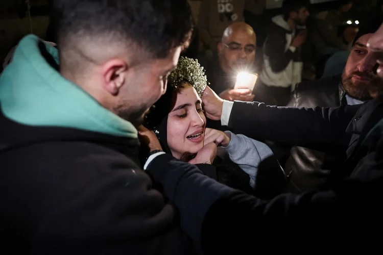 তিন ইসরায়েলি জিম্মির বিনিময়ে ৯০ জন ফিলিস্তিনির মুক্তি