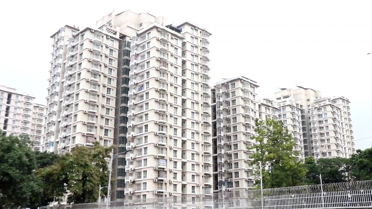 রূপপুরে চারতলা থেকে পড়ে রুশ নারীর মৃত্যু