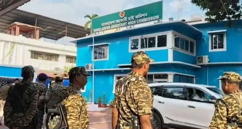 ভারতীয়দের আক্রমণে ক্ষতিগ্রস্ত দূতাবাসের বিজ্ঞপ্তি