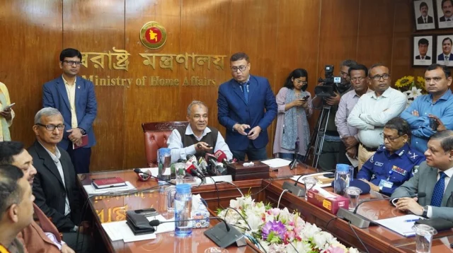 ১০ মিনিটেই অন অ্যারাইভাল ভিসা, চালু হলো নতুন ব্যবস্থা