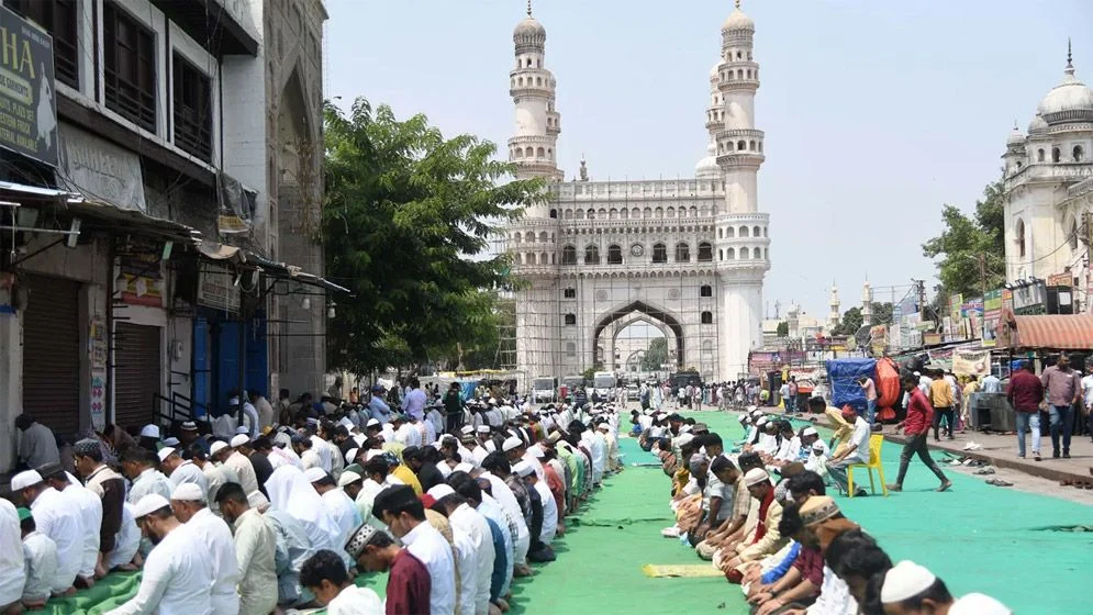 রমজানে ১ ঘণ্টা আগে ছুটি পাবেন কর্মীরা