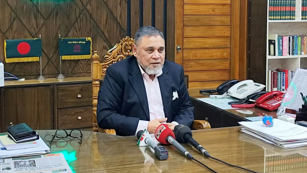 ১৭ লাখ মৃত ভোটার কবর থেকে ভোট দিয়েছে সিইসি