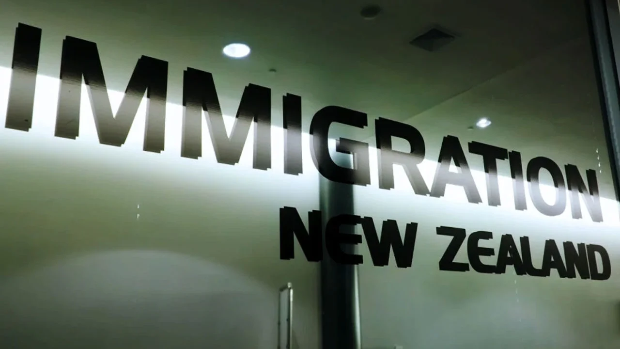 জালিয়াতি করে ২০ বছর নিউজিল্যান্ডে বসবাস, অবশেষে ধরা বাংলাদেশি দম্পতি