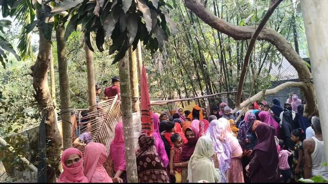 সড়ক দুর্ঘটনায় প্রবাসীর স্ত্রী সন্তানের মৃত্যু