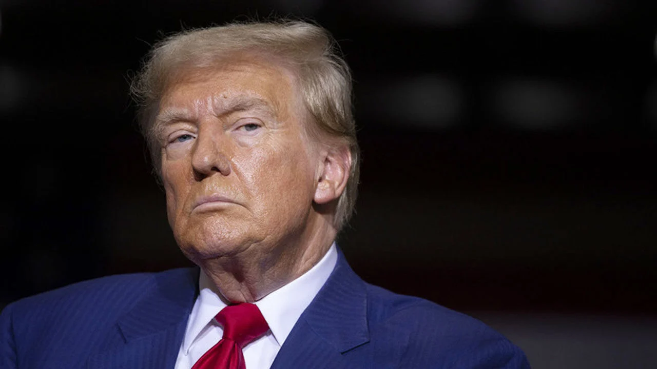 চীনের শুল্ক বাড়িয়ে ১২৫ শতাংশে উন্নীত করলেন ট্রাম্প