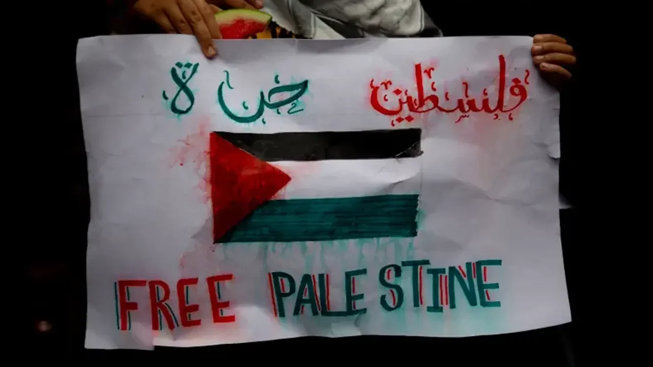 ফিলিস্তিনের পক্ষে স্লোগান দেয়ায় ৭ গ্রেফতার