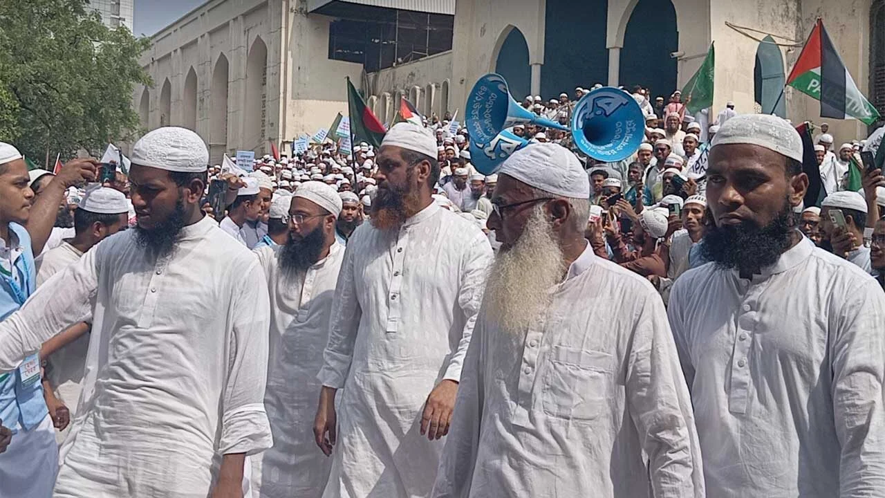 ভারতীয় দূতাবাস অভিমুখে গণমিছিল নিয়ে রওনা হয়েছে খেলাফত মজলিস