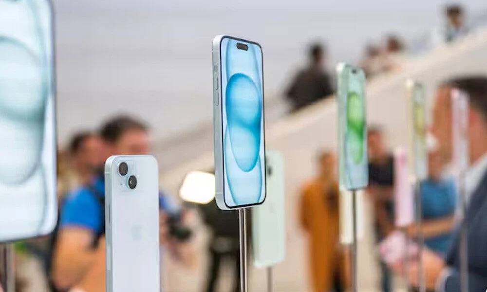 ৫ বিমানবোঝাই আইফোন ভারত থেকে নিয়ে গেল অ্যাপল