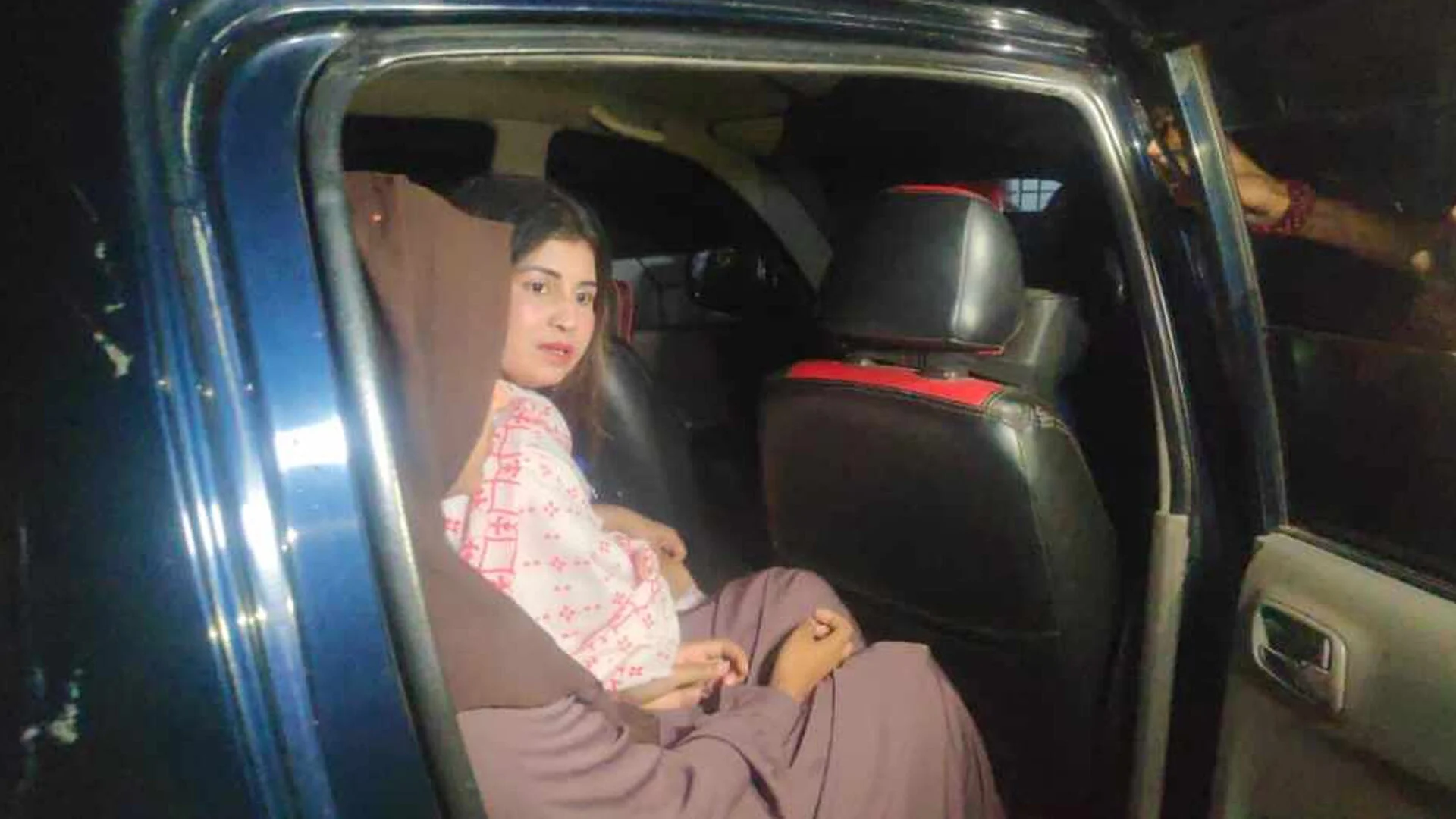 ‘ক্রিম আপা’ গ্রেফতার