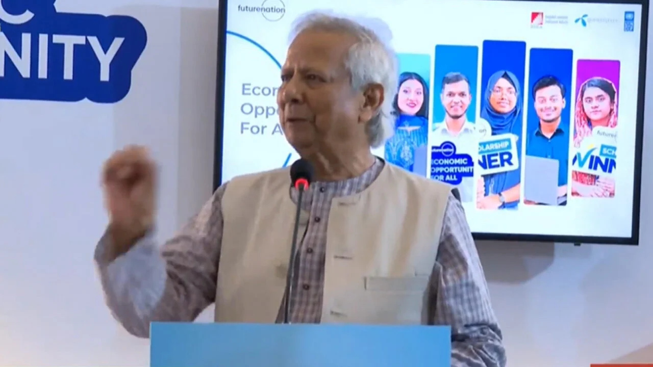 ‘বাংলাদেশ ইনভেস্টমেন্ট সামিট ২০২৫’ উদ্বোধন করলেন প্রধান উপদেষ্টা