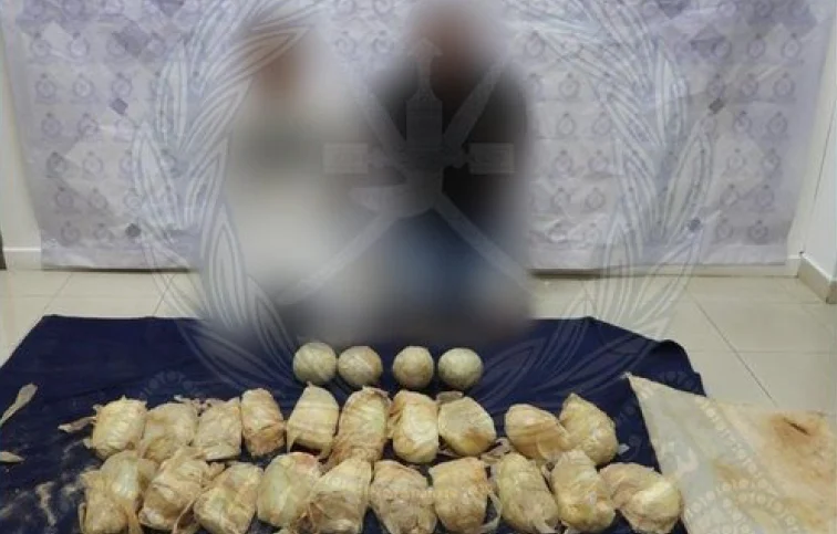 2 arrested with drugs in oman