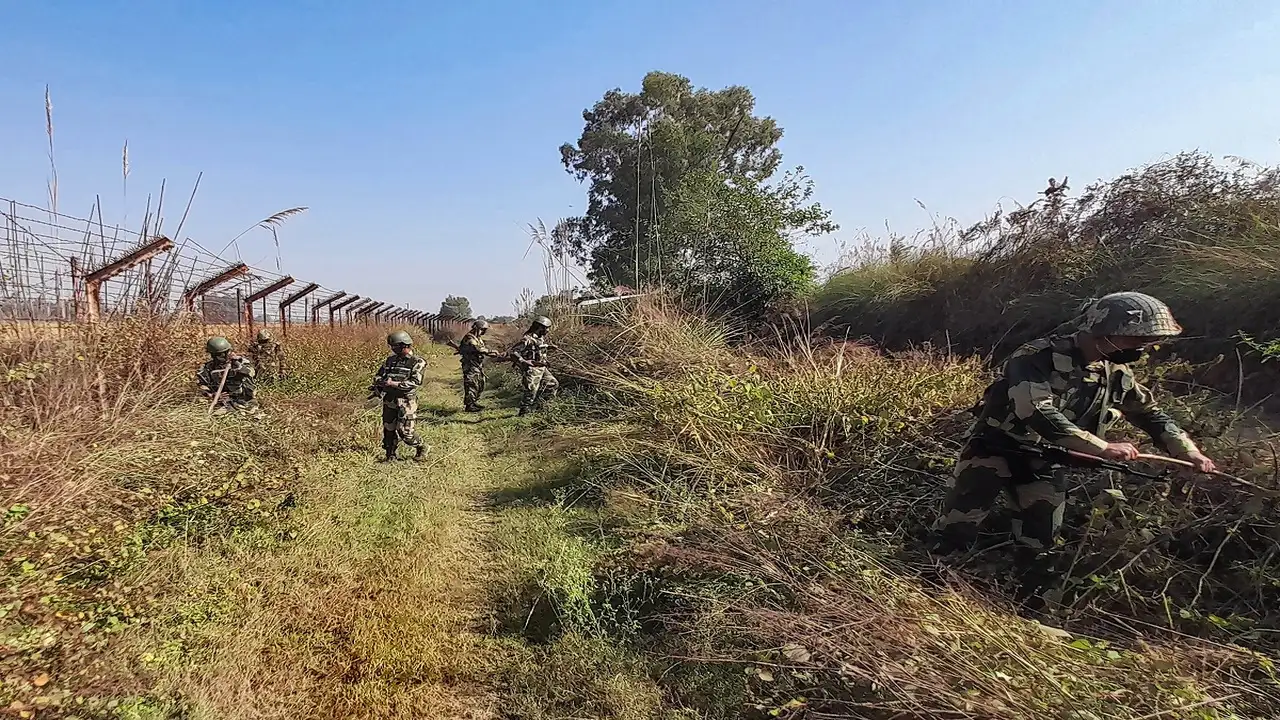 8 bsf personnel injured in pakistani shelling