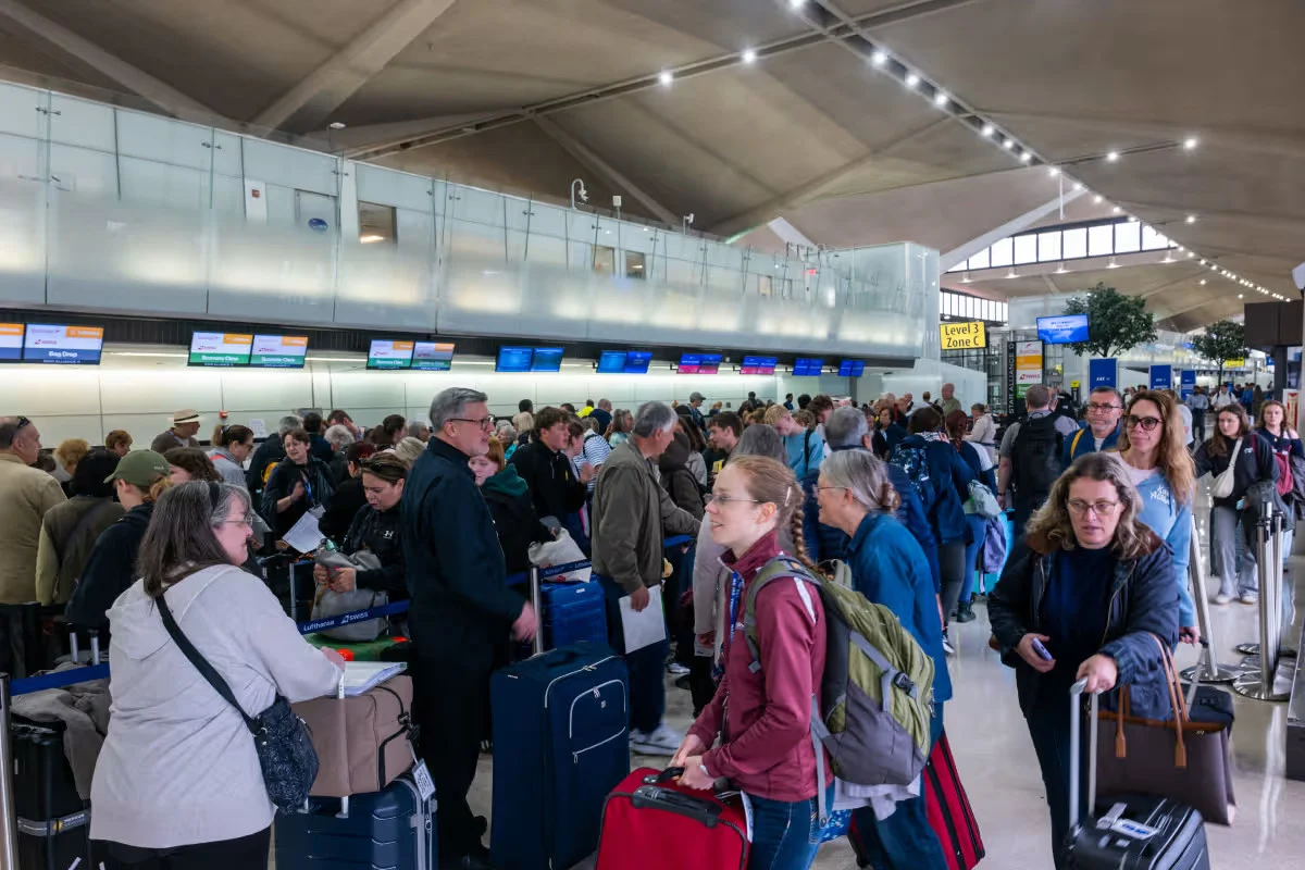 Many flights canceled due to equipment and telecommunications outages