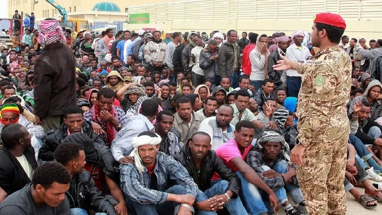 Saudi arabia raids illegal immigrants, arrests 15,000