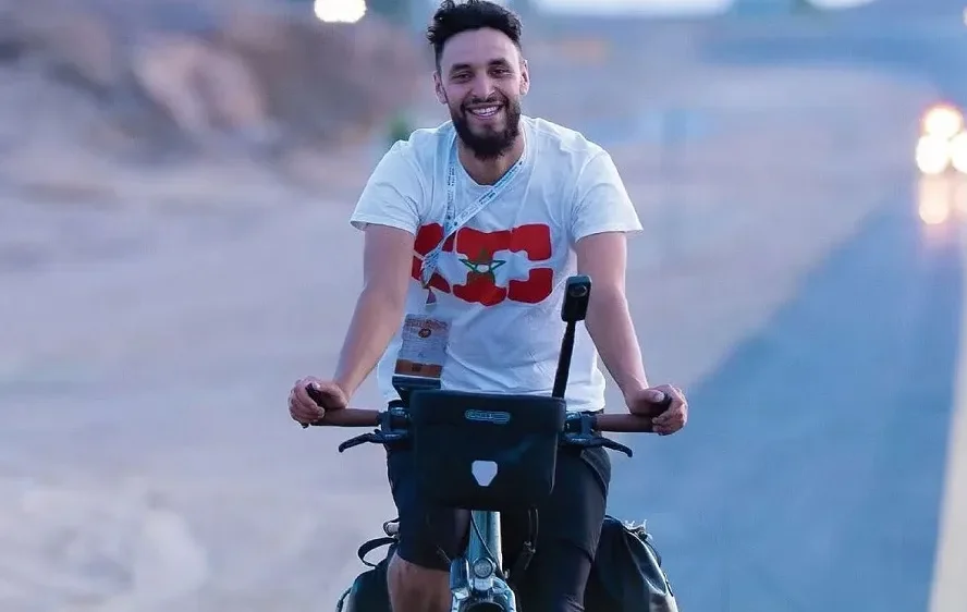 This young man rode a bicycle through 9 countries to perform hajj