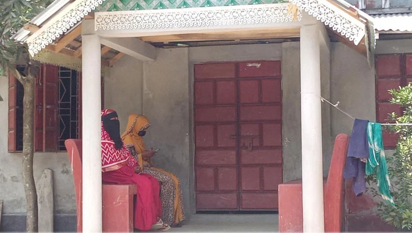 University student on hunger strike at expatriate's house