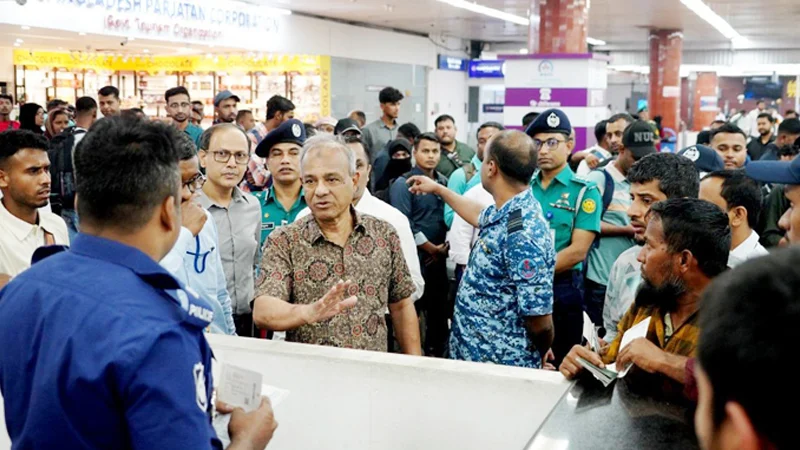 Don't leave the suit on the aisle, be careful.