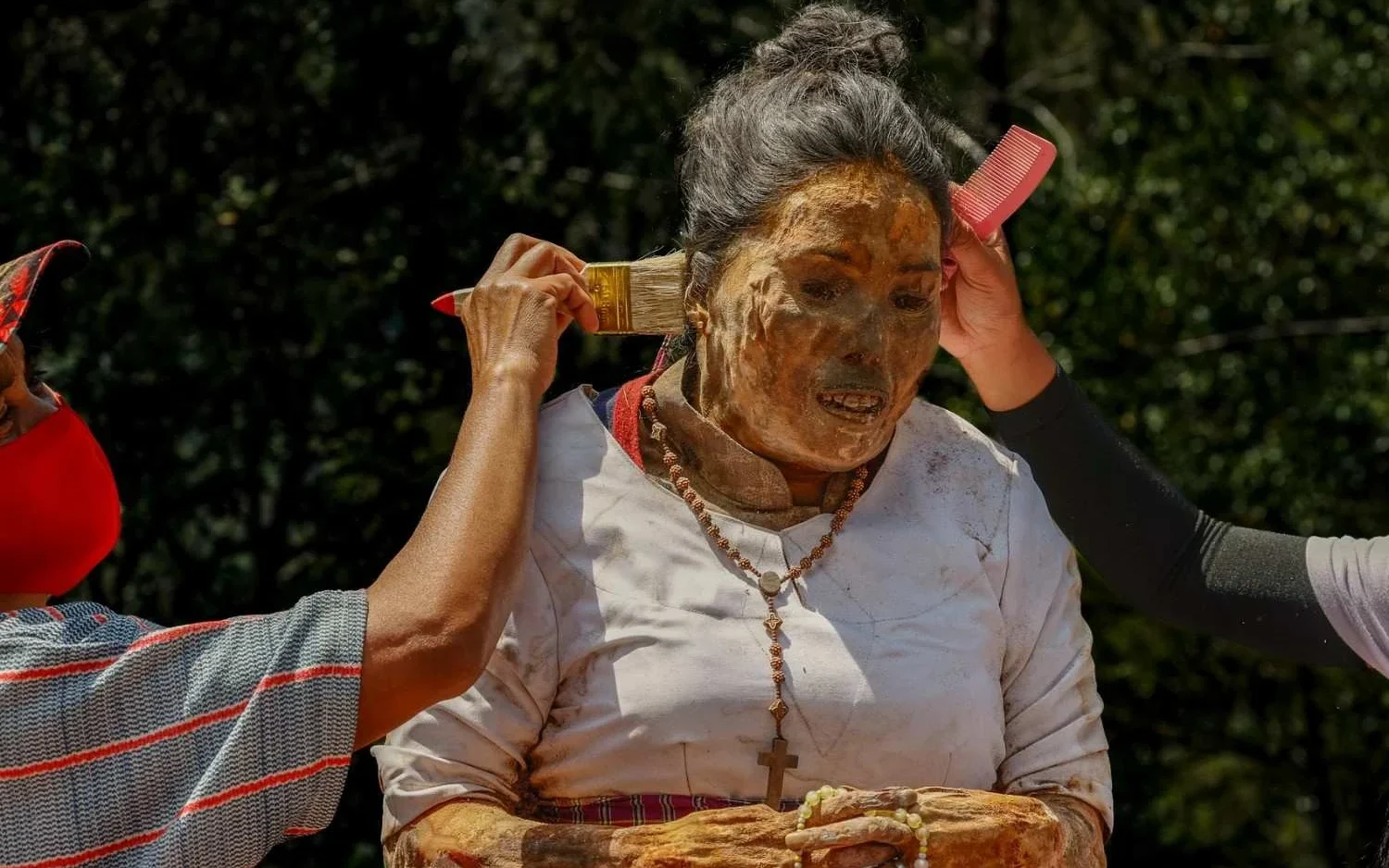 966torajaparademaneneaug30 copy