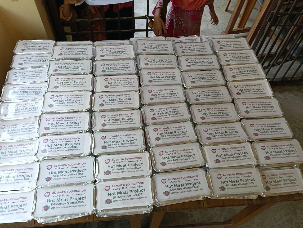 Al wafa foundation serves food to thousands of displaced people on the occasion of eid al adha