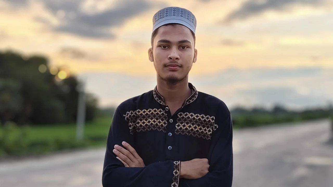 Expatriate returns home after 15 years, receives news of son's death