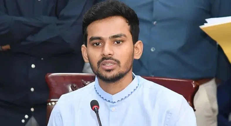 Gun magazine found in advisor asif's bag at airport