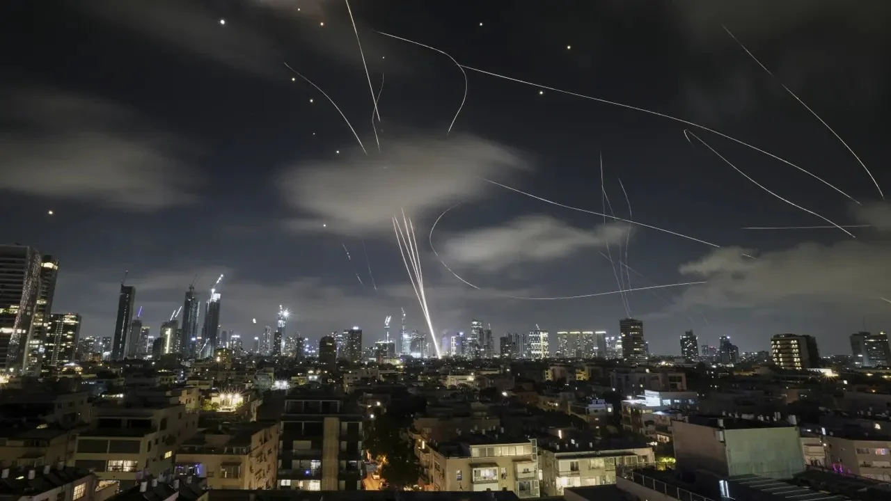 Iran launches missile attack on israel again