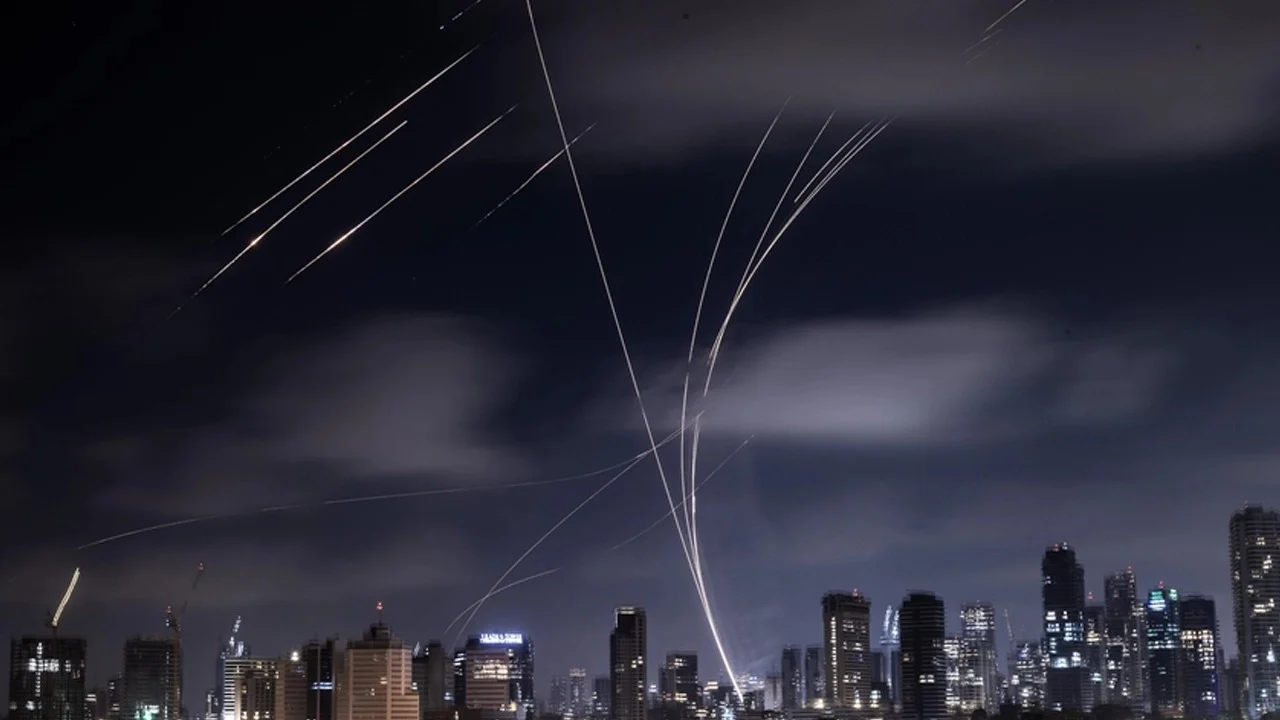 Iran launches missiles in series after us attack