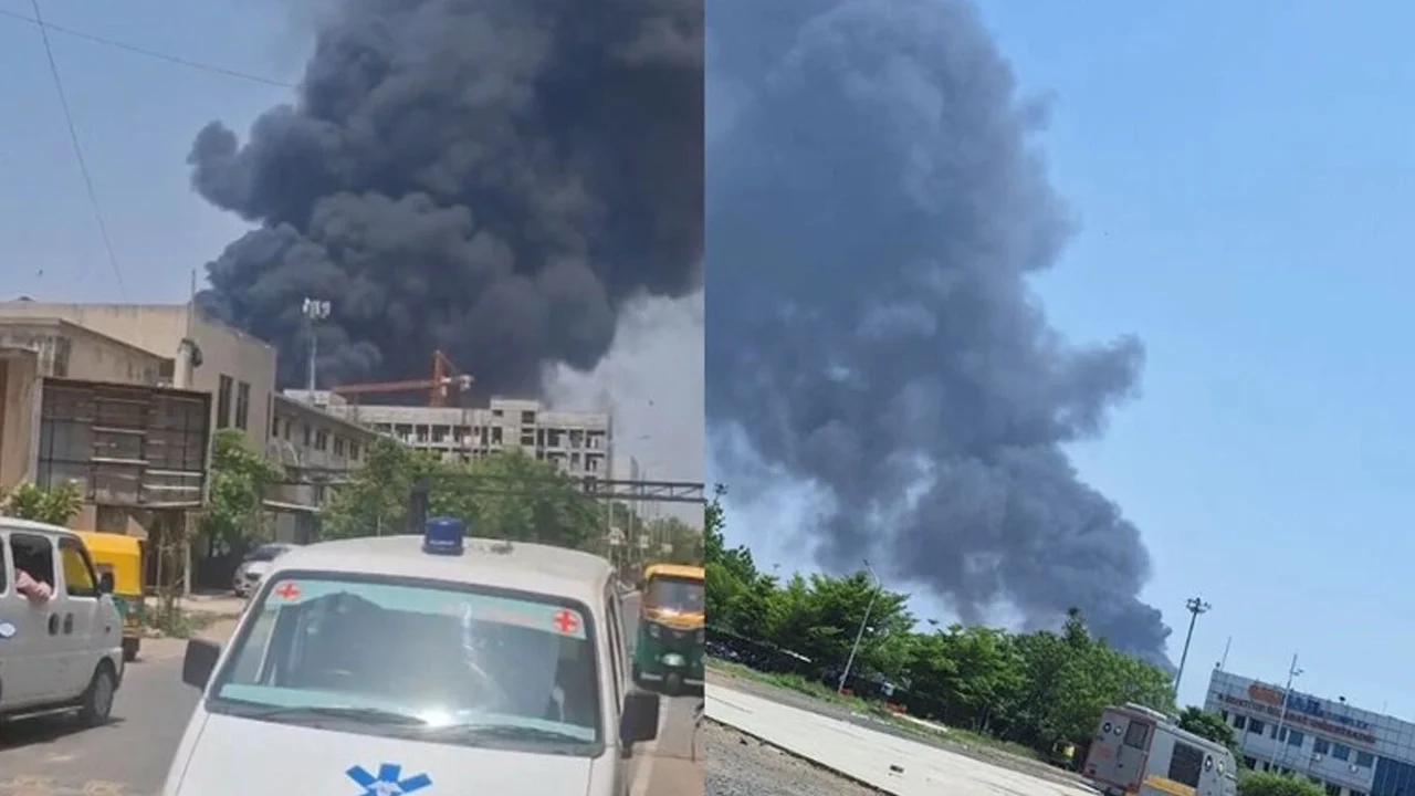 Passenger plane crashes in india