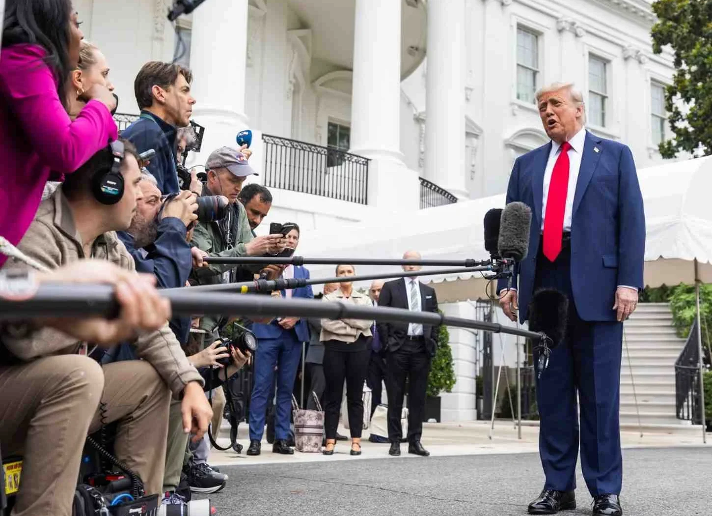 Sometimesyouhavetofighttosolveproblemstrump