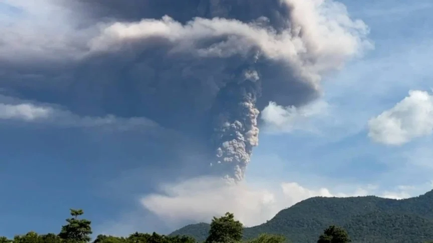 Afp 20250518 476m9fa v2 highres indonesiavolcano 1 0